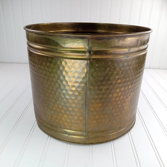 Large Brass Planter Hammered Gold Trash Can 10 x 12.5 MCM Patina Vtg Flower Pot - Picture 4 of 12